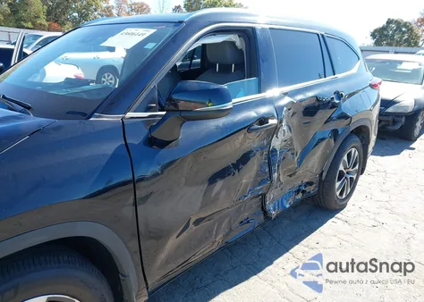 2021 Toyota Highlander Xle z USA, uszkodzony, nr VIN 5TDGZRBHXMS069910